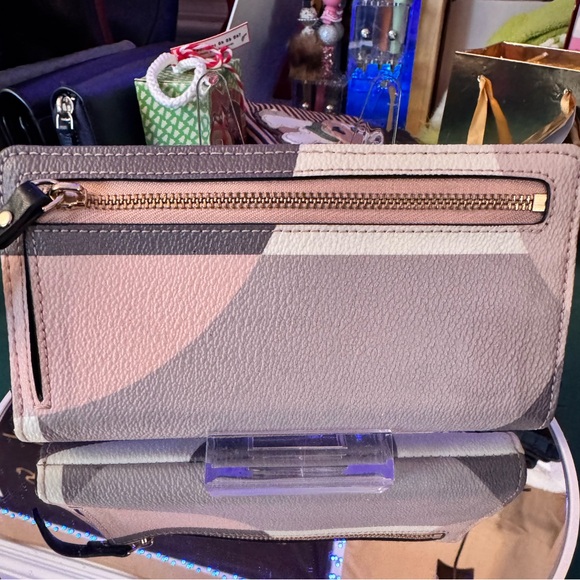 Kate Spade like new snap long wallet gray/pink - Picture 3 of 9